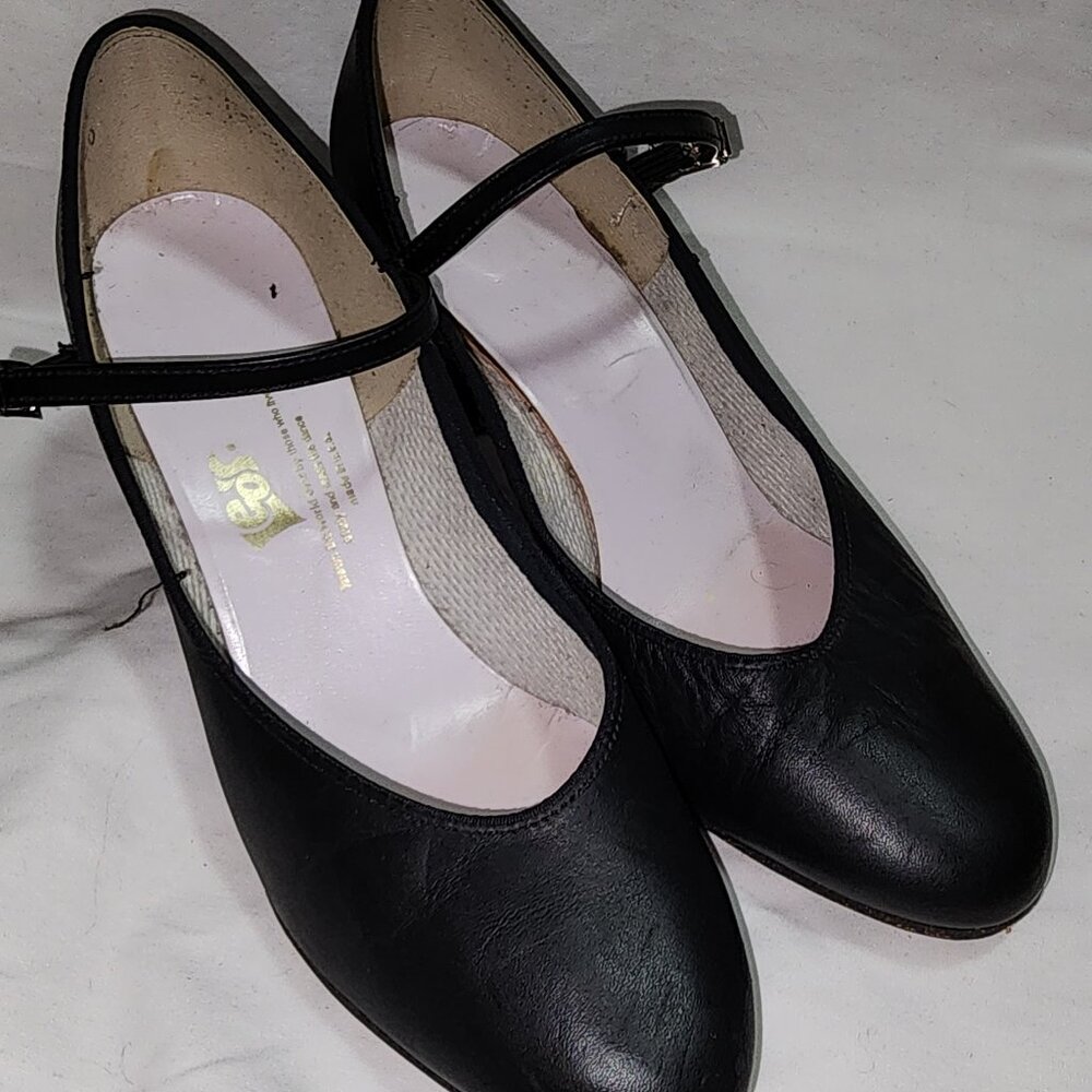 Leo's Black Tap Shoes